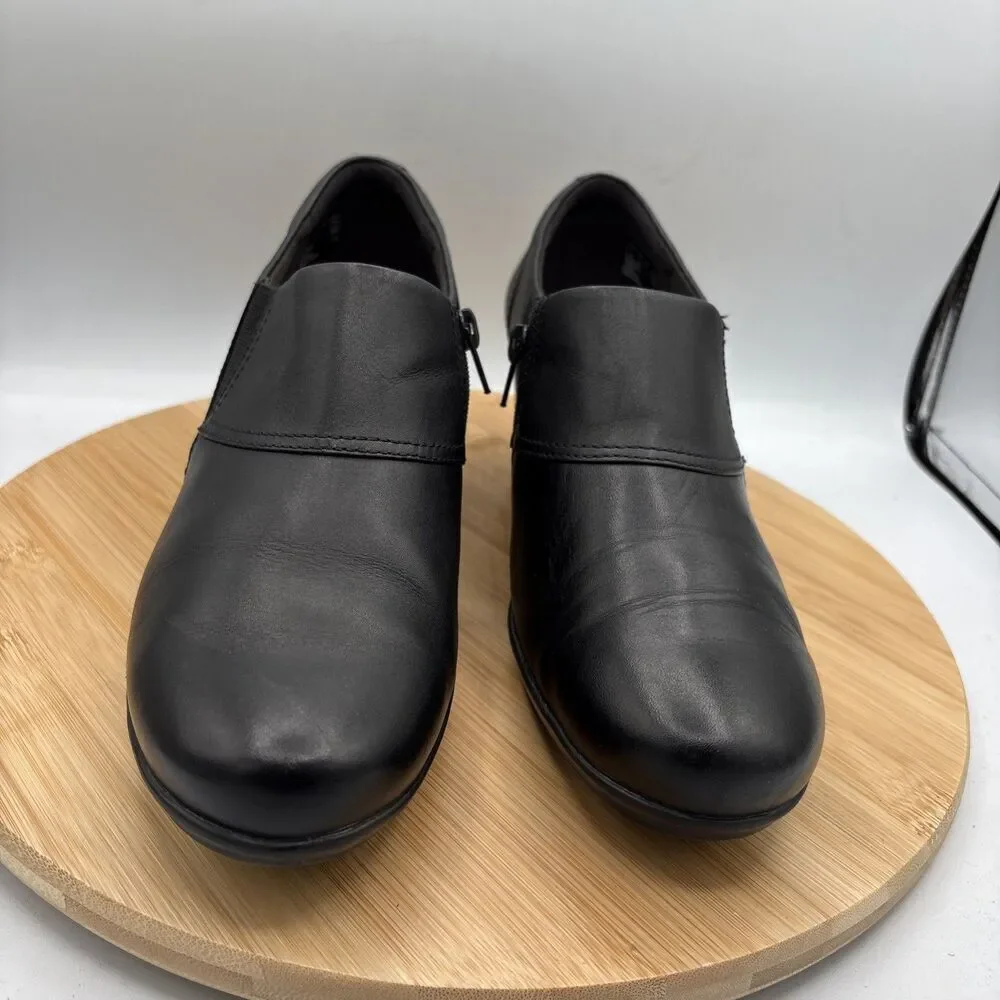 Clarks Women's Emslie Boot Size 9.5 Block Heel Bootie Shootie Black Leather